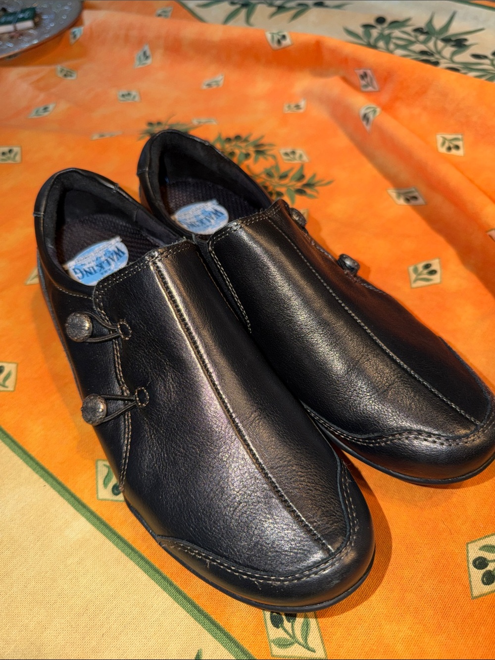 Taos Footwear Black Leather Slip-On Loafers
